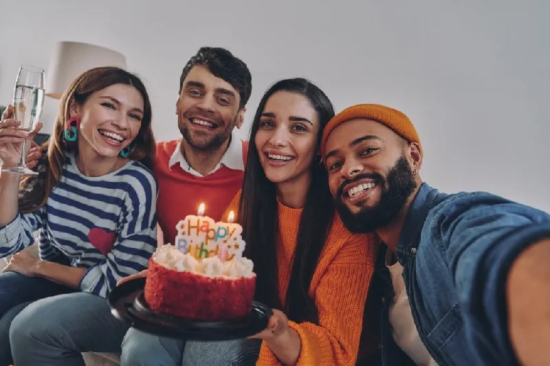 How to Say Happy Birthday in Italian to a Woman